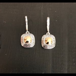 🧚‍♀️3/$20🧚‍♂️ Silver and gold tone earrings